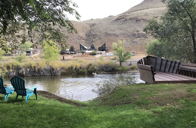 Perfect Location! On the River, Downtown Salida! Dogs Welcome (STR-0258)