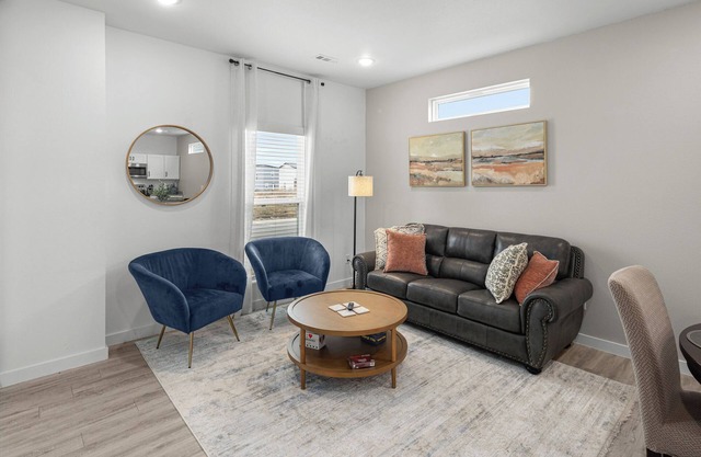 Perfect Ozark Retreat. Close to Everything, 3 bed, w/Office