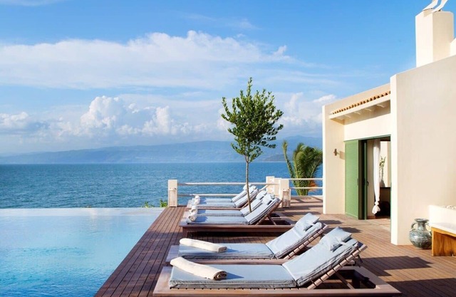 Perfect retreat for large families and groups of friends.
