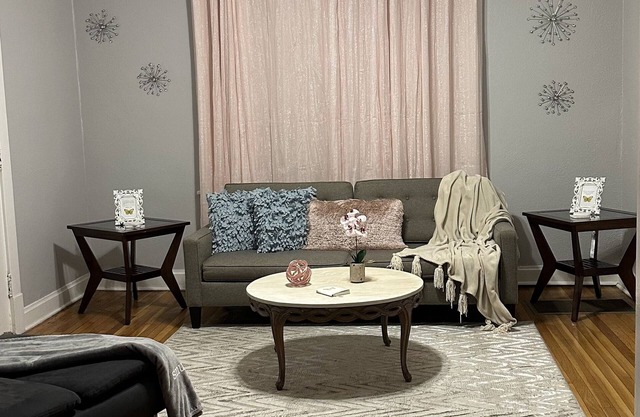 Perfect unit for traveling professionals working in central St.Louis