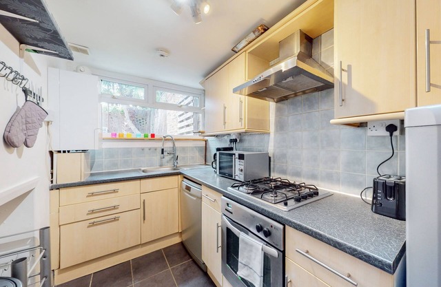 Perfectly located, classy 2 bedroom flat in Stockwell