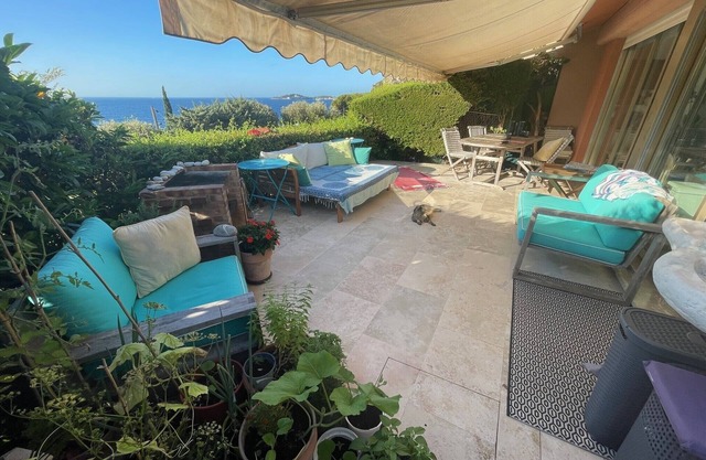 PERFECTLY LOCATED - Stunning View and Very close to the Beach