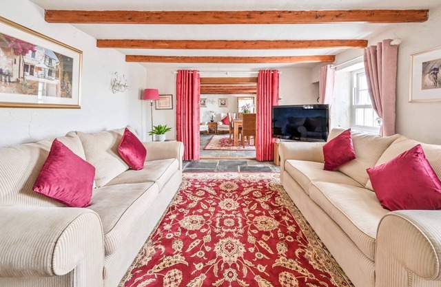 Period luxury 55m fm beach.real fire/free parking/beach/dog friendly/seaviews