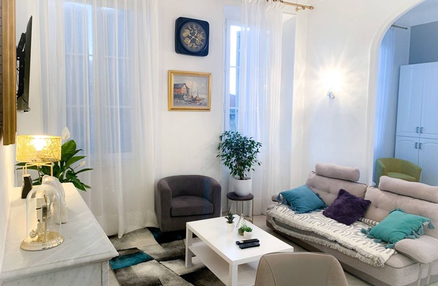 Perles D'azur: À Proximité du Centre Historique de Grasse
