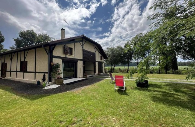 Perron- - ARENGOSSE - Gîte