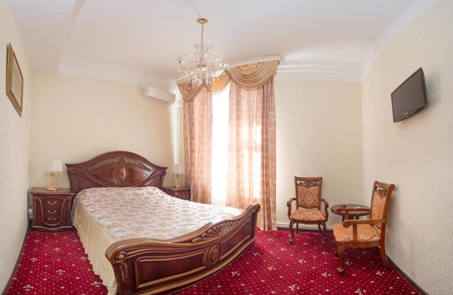 Pervomayskaya Hotel