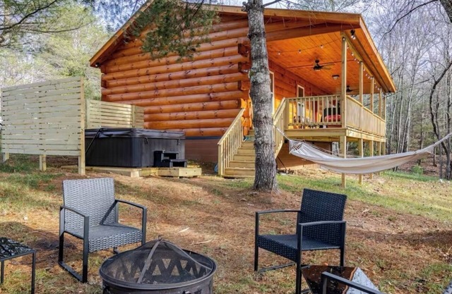Pet friendly-acreage-hot tub-creek