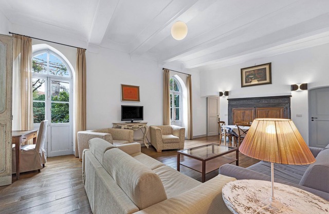 Pet-Friendly Apartment Quadrilocale Camelot with Mountain View, Balcony & Wi-Fi
