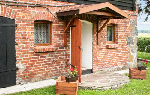 Pet Friendly Apartment In Retowo 4