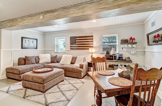 Pet friendly coastal getaway! Steps from beach and dining!