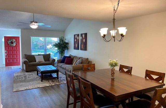 Pet Friendly, Charming 3BR in DFW