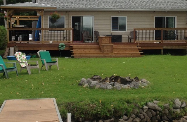 Pet friendly Cottage on World Heritage Rideau River