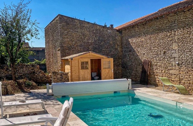 Pet friendly home in Doux