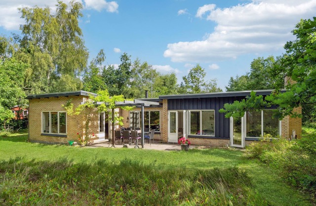 Pet friendly home in Glesborg with WiFi