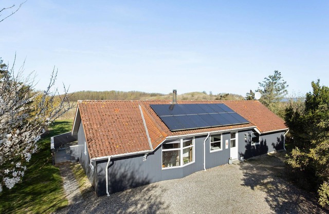 Pet friendly home in Humble with sauna