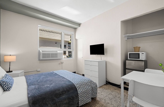 Pet Friendly | Near Old San Juan | Free Parking | Air Conditioner