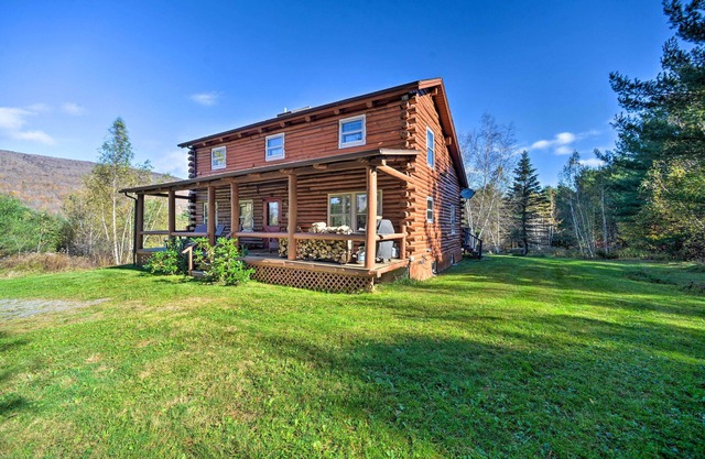 Pet-Friendly New York Cabin w/Hot Tub & Game Room