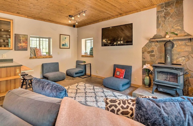 Pet-Friendly Park City Escape w/ Deck & Views