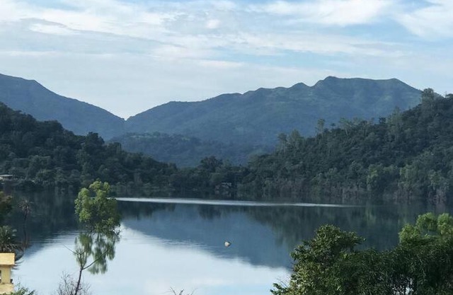 Pet Friendly Villa on the Lake