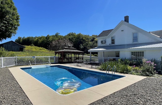 Peterson Place - Large updated farmhouse, pool, fire pit, close to Oneonta