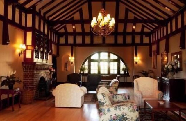 Petersons Armidale Winery & Guesthouse