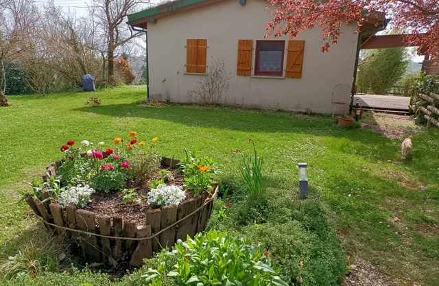 Petit Coin de Paradis Pour 2 Personnes. Meublé 3 Étoiles. Chiens Acceptés