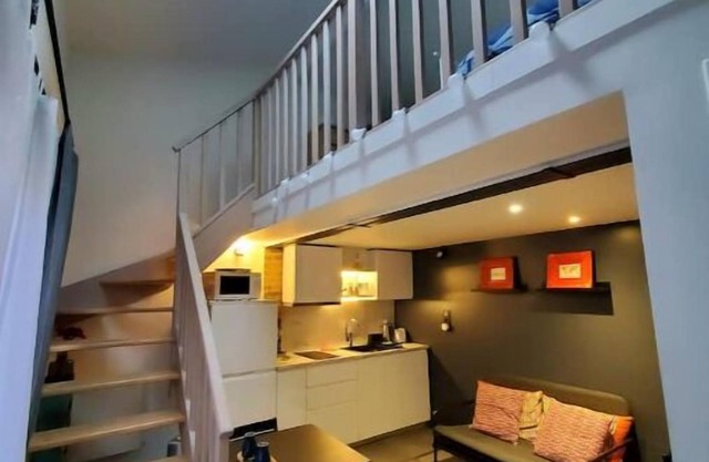 Petit Loft Avec Terrasse Arborée au Lilas