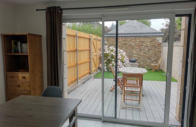 Petite Maison Avec Jardin à 400m des Plages et des Commerces