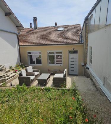 Petite maison, Oyonnax centre