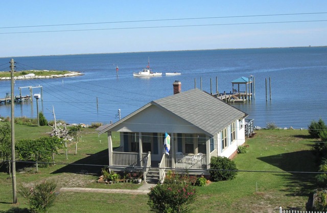 Pets Allowed Waterfront Rental Home On Core Sound