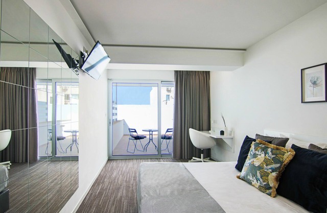 Phaedrus Living Luxury Suite Nicosia 502