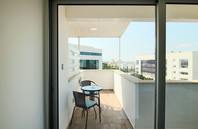 Phaedrus Living Luxury Suite Nicosia 504