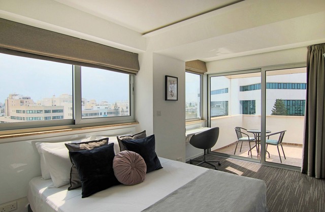 Phaedrus Living Luxury Suite Nicosia 507