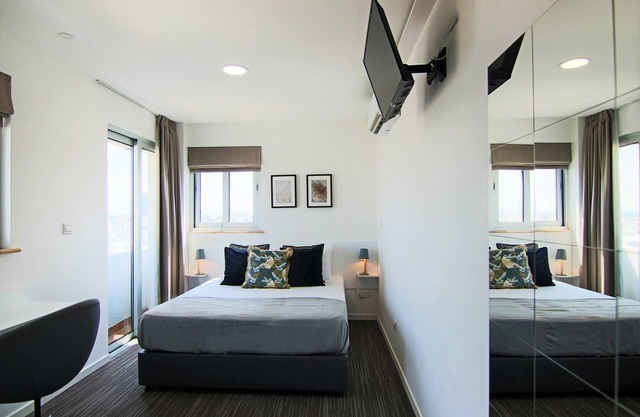 Phaedrus Living Luxury Suite Nicosia 510