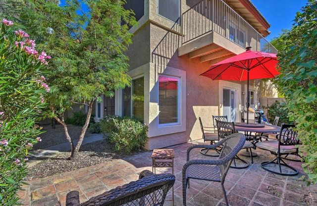 Phoenix Townhome w/Pool Access, 13 Mi to Old Town