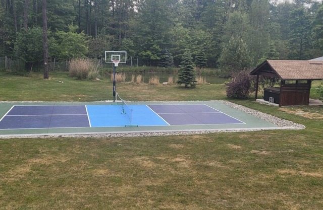 Pickleball/Basketball 11 BR 6.5 BA Sauna HotTub Pool TablenFREE Tesla EV Charger