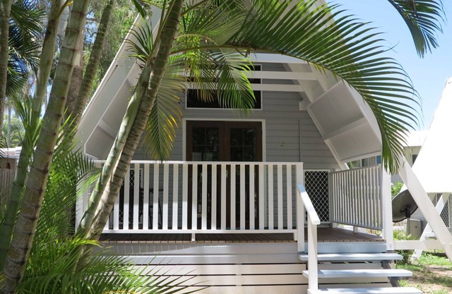 Picnic Bay Chalet Unit 2 - Charming island escape just 150m from Picnic Bay beachfront
