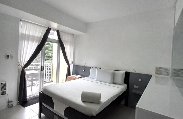Pico de Loro Cove at Hamilo Coast, Beach & Country Club, beachfront condo/m