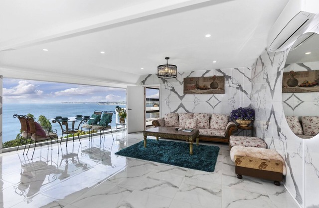 Picture Perfect - Whangaparaoa Holiday Home