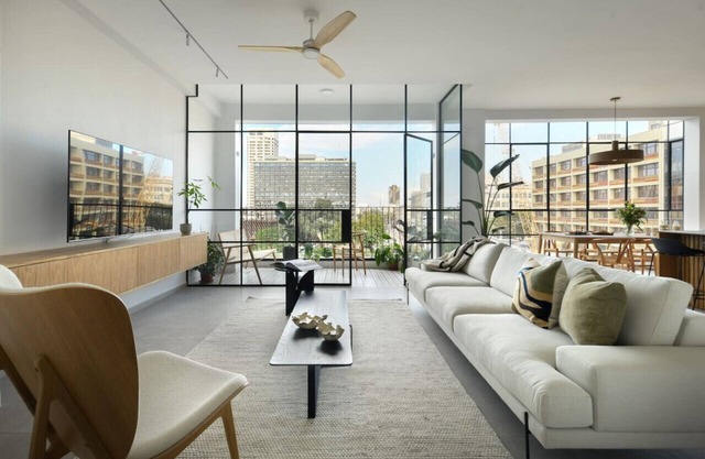 Picturesque 3BR Apt Panoramic Views