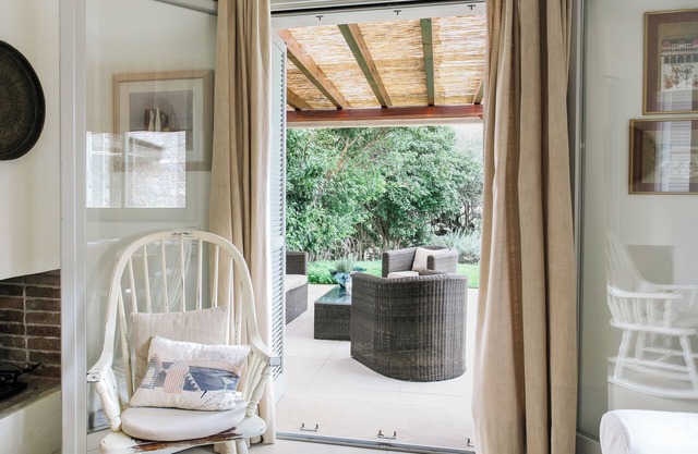 Pierre House w private pool, up to 6, 3 bdrms, 2,5 baths, Perdika, Aegina island