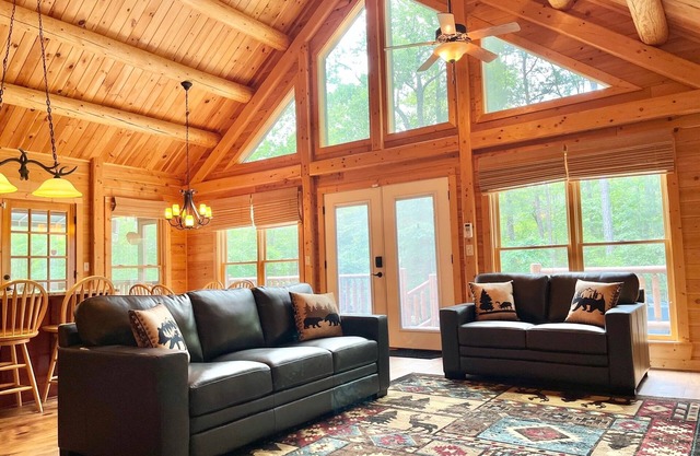 Pine Mountain Luxury Cabin: On Over 22 Acres of Wow! 7 Min to Callaway Gardens