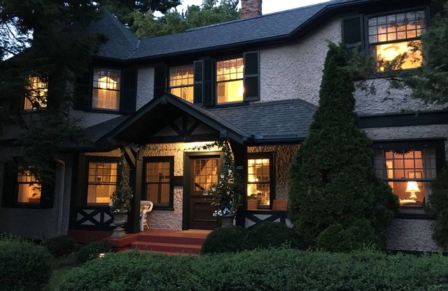 Pinecrest Bed & Breakfast
