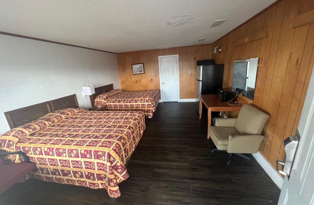 Pinelodge Motel