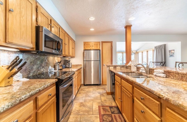 Pines by Summit County Mountain Retreats