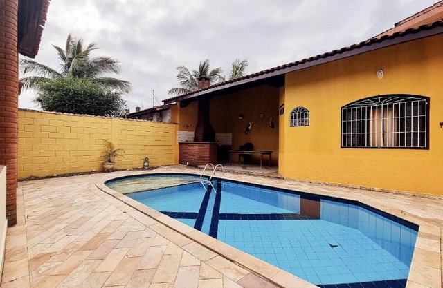 Piscina, Churrasqueira, Wi-Fi, SmartTv, 4dorm, Comércios na porta