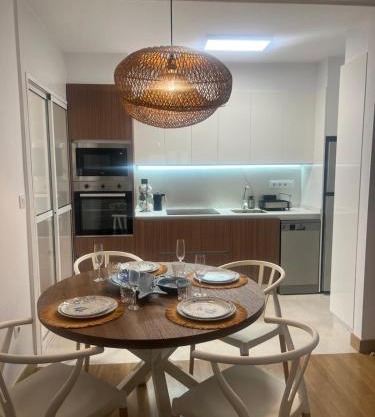 Piso con AC, piscina y pista de pádel y tenis en Águilas