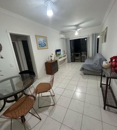 Pitangueiras 100 m da praia 2vagas de garagem e serviço de praia