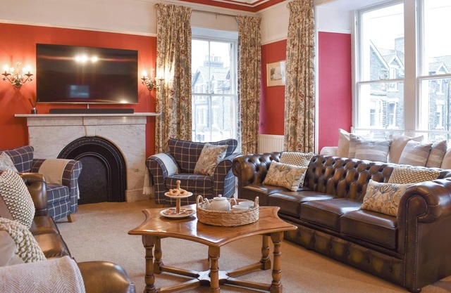 Pitcairn House-UK41255