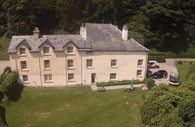 Plas yn Yale with mountain views from all windows